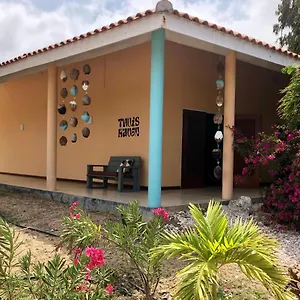 Centrally Located Spacious Apartamento